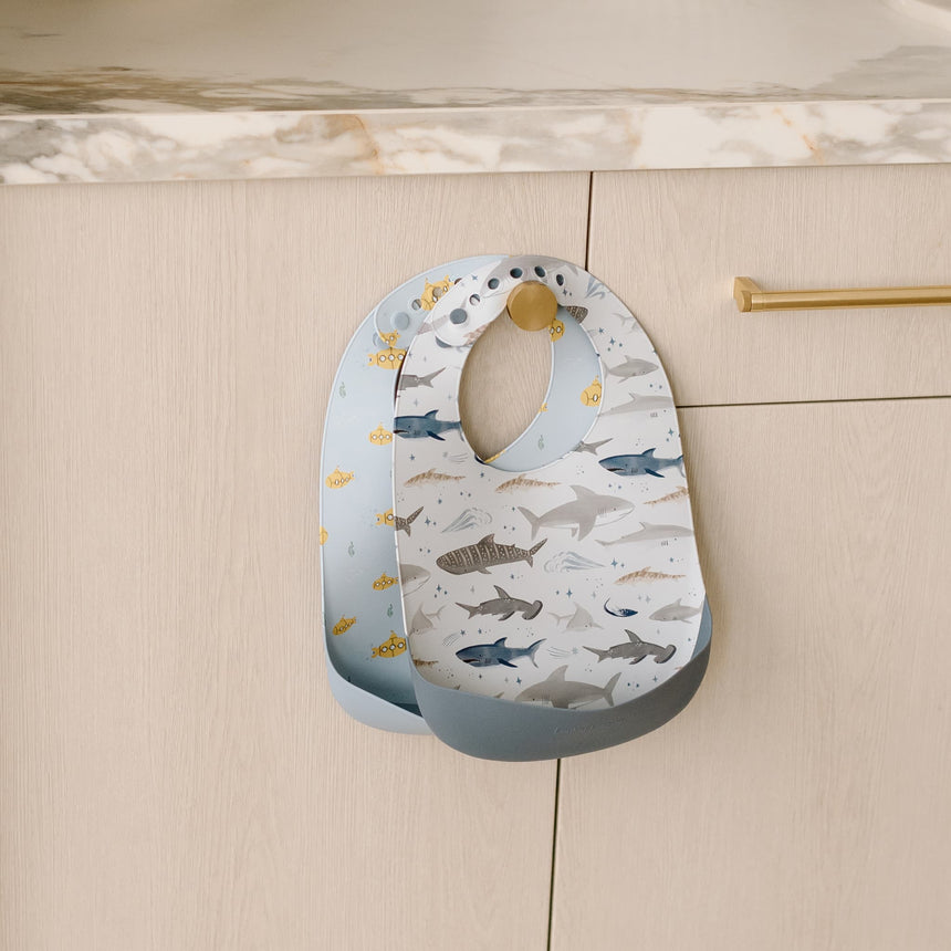 Bavoir en Silicone - Motifs Requins-Loulou Lollipop-LLP-SILBIBSHK-CLÉMENT